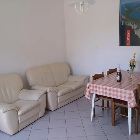 Apartments Valentino Supetarska Draga Room photo